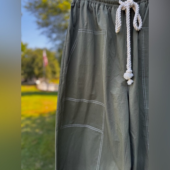 NWT Oddi Olive Green Joggers Pant Rope Drawstring White Stitching Big Pockets - Picture 4 of 6